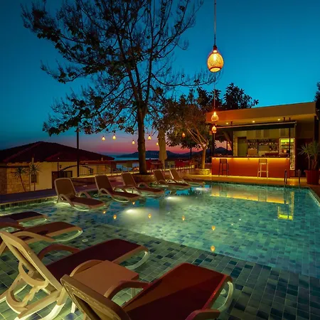 Yoga House Apartahotel 3*