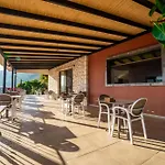 Ξενοδοχείο με διαμερίσματα Yoga House 3*