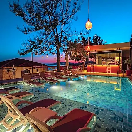Yoga House Aparthotel 3*