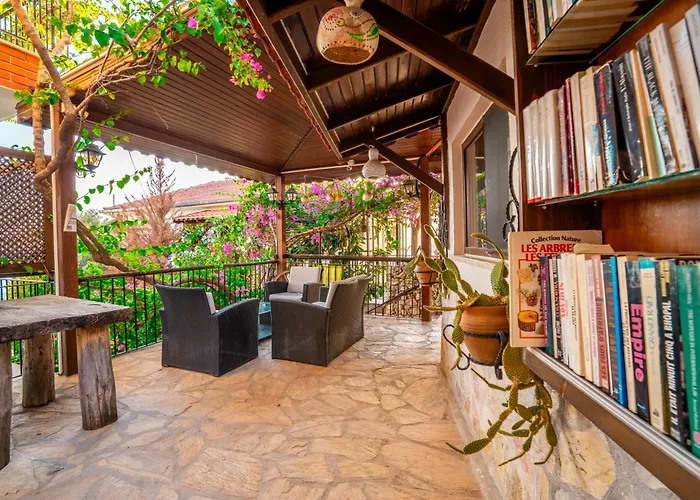 Апарт-отель Yoga House 3*