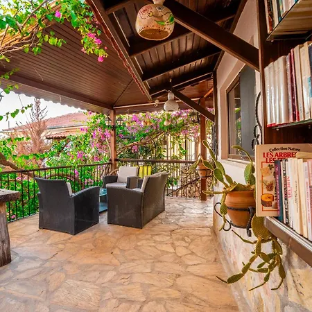 アパートホテル Yoga House 3*