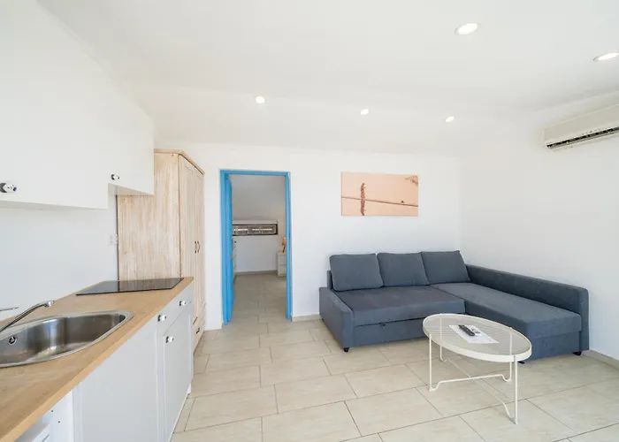 Yoga House Aparthotel 3*